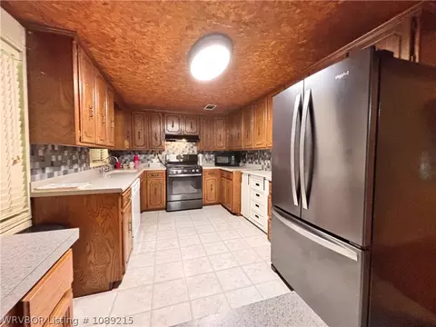 Kitchen - 415 N Vine St, Hackett, AR 72937 photo 1 of 7