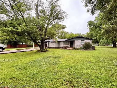 Exterior - 415 N Vine St, Hackett, AR 72937 photo 2 of 21