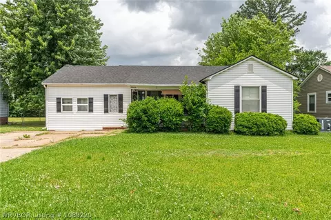 Exterior - 3809 Chaffee Dr, Fort Smith, AR 72904 photo 1 of 3