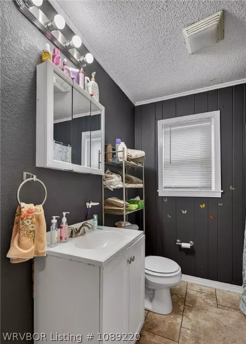 Bath - 3809 Chaffee Dr, Fort Smith, AR 72904 photo 2 of 2