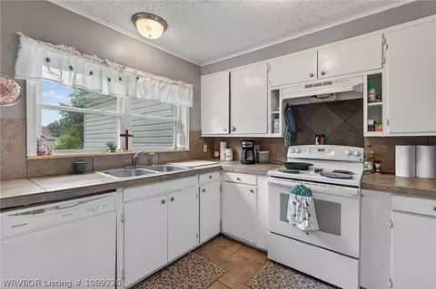 Kitchen - 3809 Chaffee Dr, Fort Smith, AR 72904 photo 1 of 1
