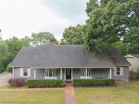 6212 Country Club Dr, Fort Smith, AR 72903