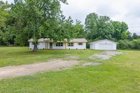 1022 Revis Cutoff Rd, Mountainburg, AR 72946