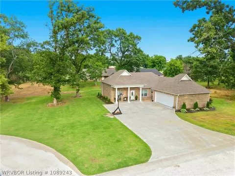 1111 Ridge Dr, Stilwell, OK 74960
