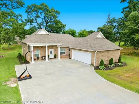 1111 Ridge Dr, Stilwell, OK 74960