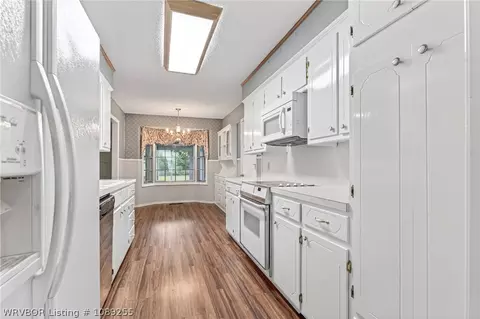 Kitchen - 2020 S 71st St, Fort Smith, AR 72903 photo 3 of 3