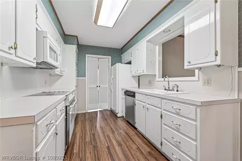 Kitchen - 2020 S 71st St, Fort Smith, AR 72903 photo 1 of 3