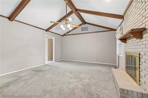 Living - 2020 S 71st St, Fort Smith, AR 72903 photo 2 of 4