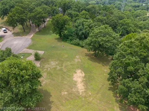 1635 Ridgeview Dr, Booneville, AR 72927