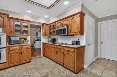 Kitchen - 605 N 7th St, Paris, AR 72855 photo 5 of 5