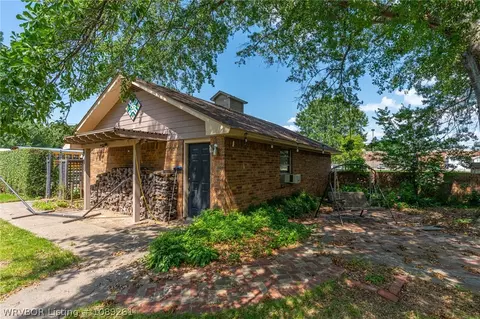 Exterior - 605 N 7th St, Paris, AR 72855 photo 15 of 16