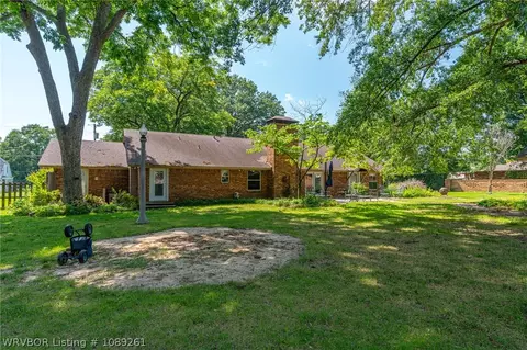 Exterior - 605 N 7th St, Paris, AR 72855 photo 8 of 16
