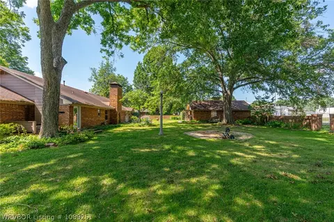 Exterior - 605 N 7th St, Paris, AR 72855 photo 5 of 16