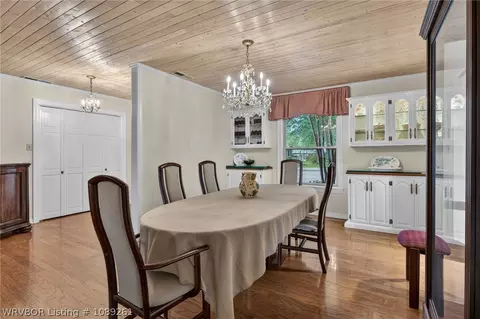 Dining - 605 N 7th St, Paris, AR 72855 photo 1 of 4