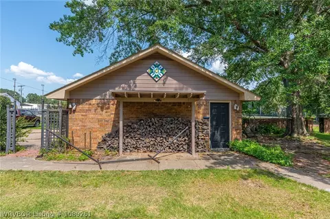 Exterior - 605 N 7th St, Paris, AR 72855 photo 14 of 16