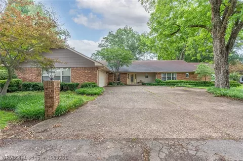 605 N 7th St, Paris, AR 72855