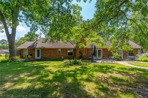 Exterior - 605 N 7th St, Paris, AR 72855 photo 9 of 16