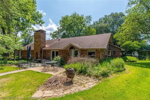Exterior - 605 N 7th St, Paris, AR 72855 photo 11 of 16
