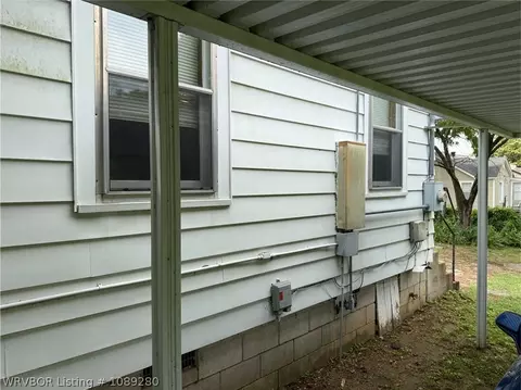 Exterior - 516 41st St, Fort Smith, AR 72903 photo 5 of 6