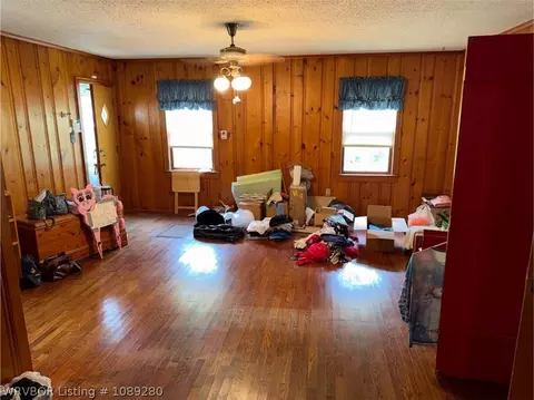Living - 516 41st St, Fort Smith, AR 72903 photo 2 of 3