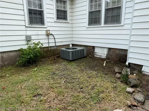 Exterior - 516 41st St, Fort Smith, AR 72903 photo 4 of 6