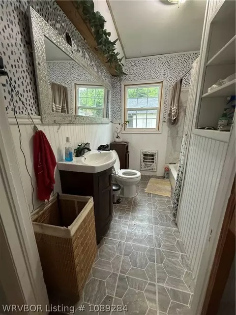Bath - 505 Chism St, Paris, AR 72855 photo 1 of 2