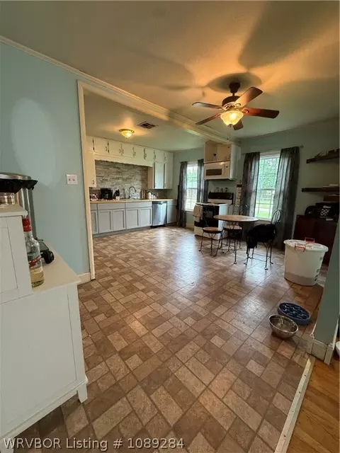 Kitchen - 505 Chism St, Paris, AR 72855 photo 1 of 3