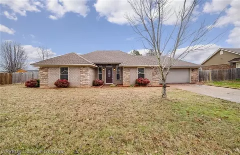 590 S Oak St, Greenwood, AR 72936