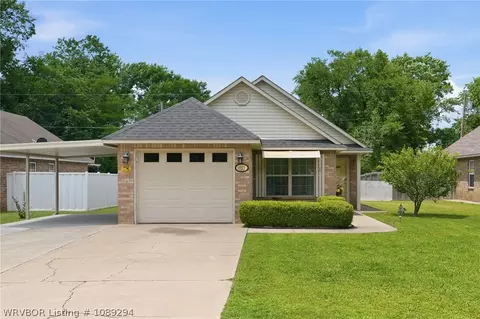 1051 S Walnut St, Sallisaw, OK 74955