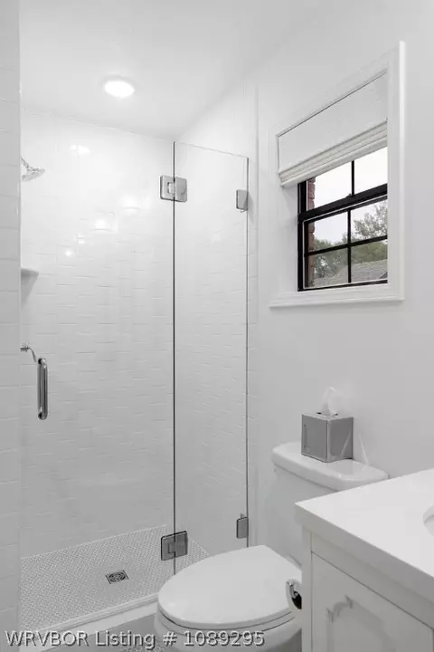Bath - 8106 Yorktown Rd, Fort Smith, AR 72903 photo 4 of 8
