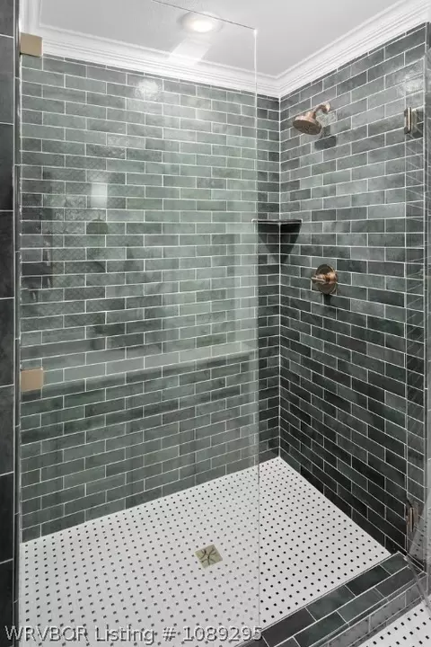 Bath - 8106 Yorktown Rd, Fort Smith, AR 72903 photo 6 of 8