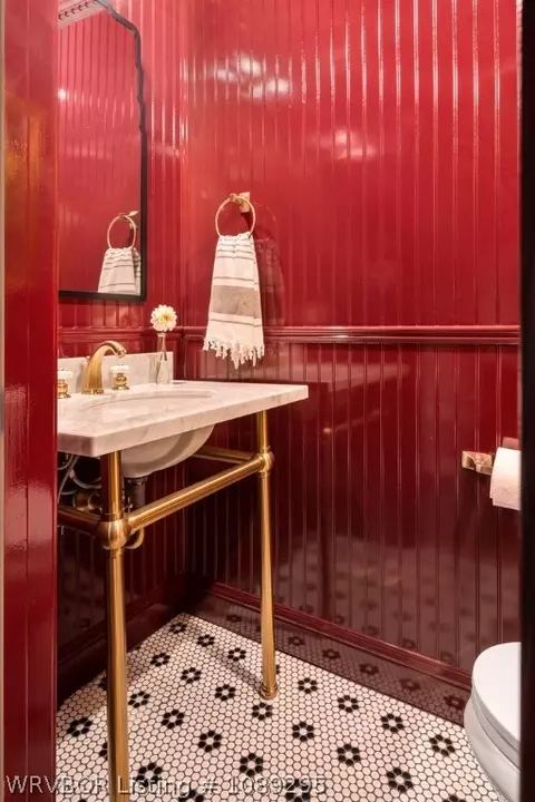 Bath - 8106 Yorktown Rd, Fort Smith, AR 72903 photo 1 of 8