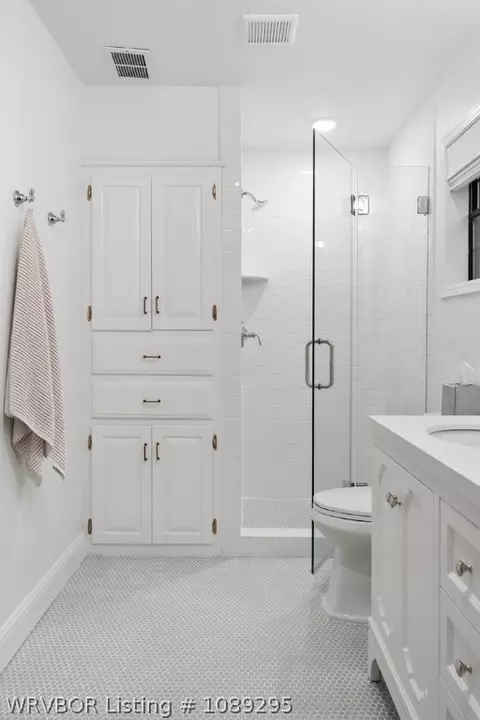 Bath - 8106 Yorktown Rd, Fort Smith, AR 72903 photo 3 of 8