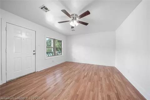 Living - 4615 Spradling Ave, Fort Smith, AR 72904 photo 2 of 2