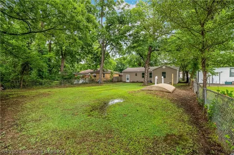 Exterior - 521 N 36th St, Fort Smith, AR 72903 photo 4 of 5