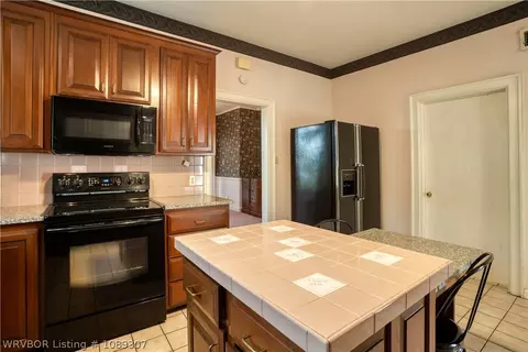 Kitchen - 1501 S 36th St, Fort Smith, AR 72903 photo 2 of 4