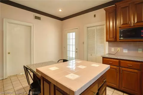 Kitchen - 1501 S 36th St, Fort Smith, AR 72903 photo 3 of 4