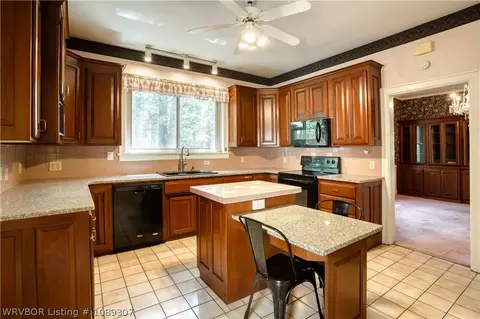 Kitchen - 1501 S 36th St, Fort Smith, AR 72903 photo 1 of 4