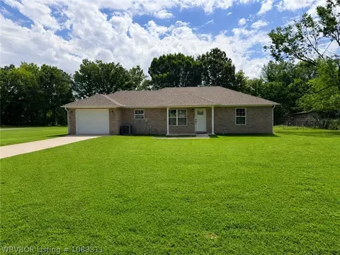 306 Bayless, Wister, OK 74966