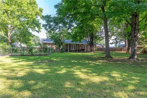 Exterior - 1906 Magnolia Dr, Fort Smith, AR 72908 photo 7 of 10