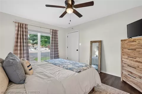 Bedroom - 1906 Magnolia Dr, Fort Smith, AR 72908 photo 3 of 8