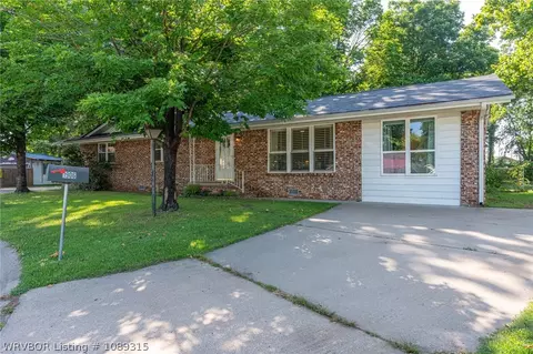 Exterior - 1906 Magnolia Dr, Fort Smith, AR 72908 photo 3 of 10