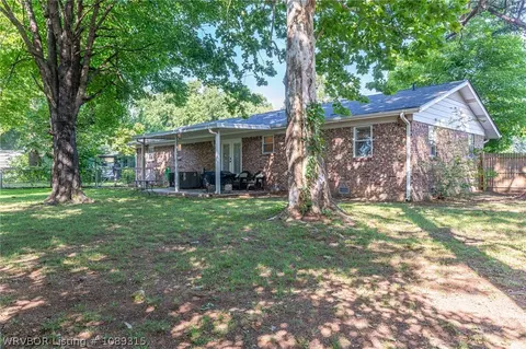 Exterior - 1906 Magnolia Dr, Fort Smith, AR 72908 photo 4 of 10