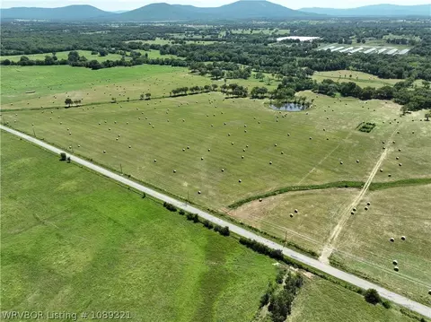 15593 Red Barn Rd, Cameron, OK 74932