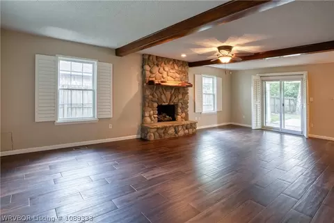 Living - 9600 River Ridge Rd, Fort Smith, AR 72903 photo 2 of 4