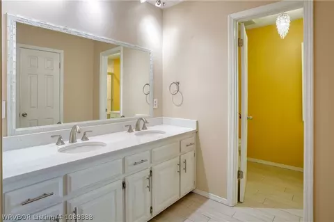 Bath - 9600 River Ridge Rd, Fort Smith, AR 72903 photo 1 of 4