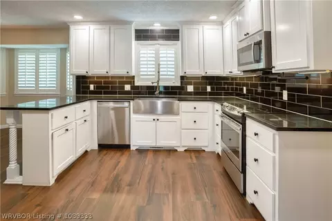 Kitchen - 9600 River Ridge Rd, Fort Smith, AR 72903 photo 1 of 3