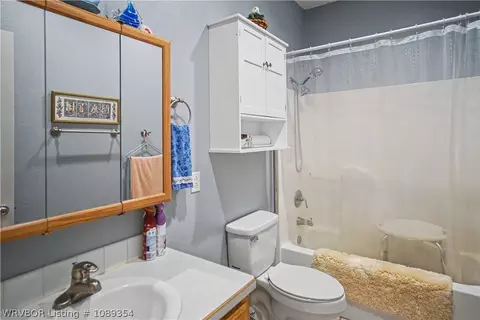 Bath - 4 Katie Ct, Lavaca, AR 72941 photo 2 of 2