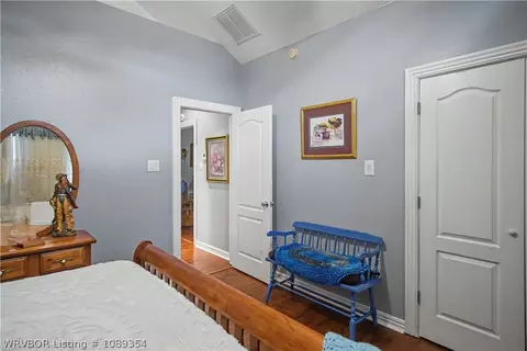 Bedroom - 4 Katie Ct, Lavaca, AR 72941 photo 6 of 8