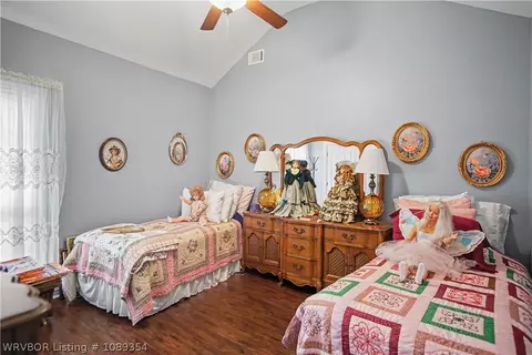 Bedroom - 4 Katie Ct, Lavaca, AR 72941 photo 7 of 8